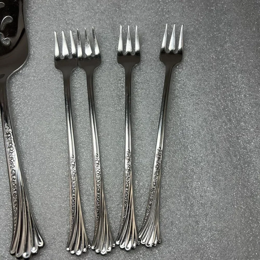 4 Oneida SPRING GLEN Stainless Cocktail Fork 1 Butter Knife 1 Pie Server Mix Lot